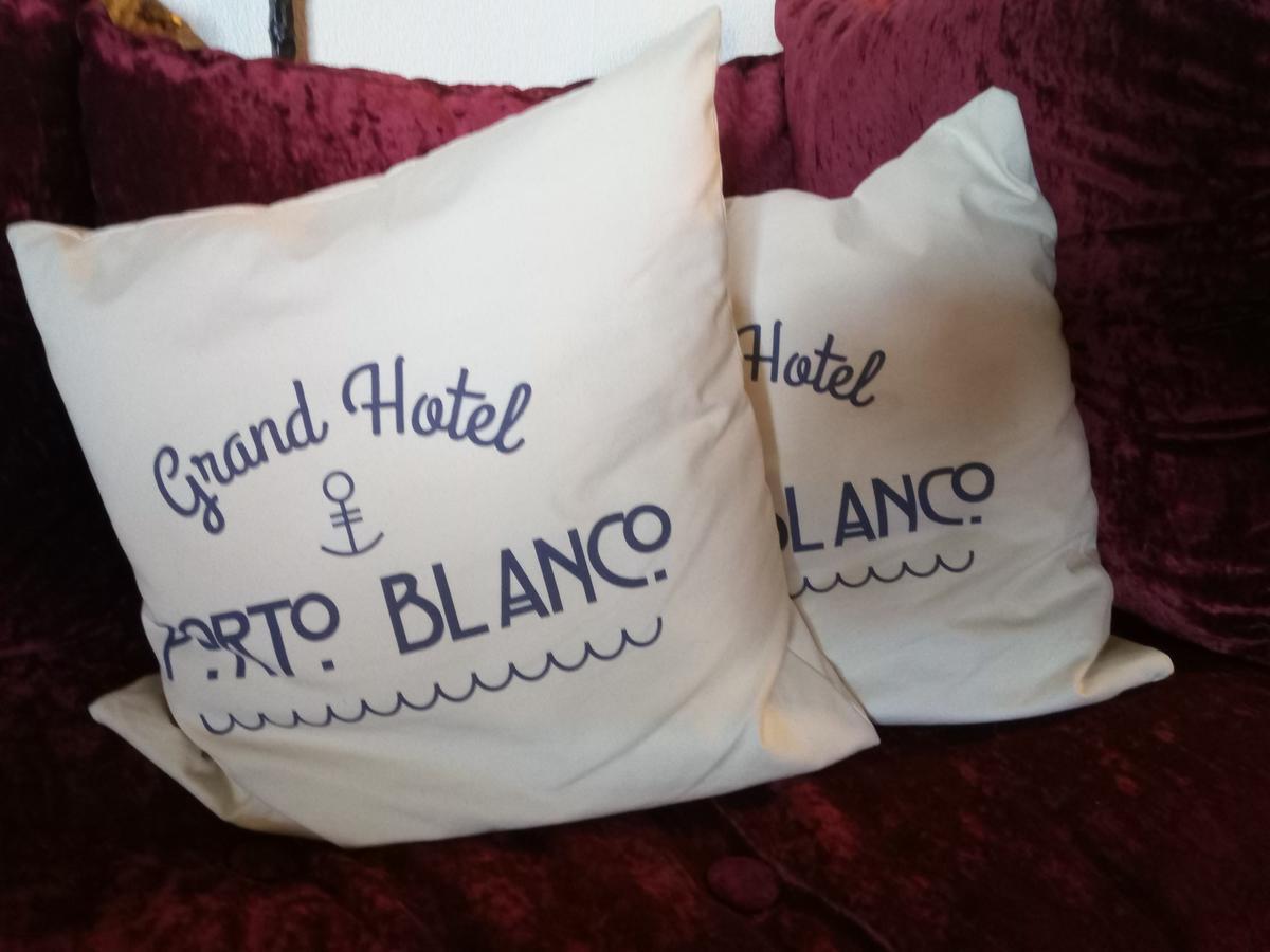Grand Hotel De Port Blanc Penvénan 외부 사진